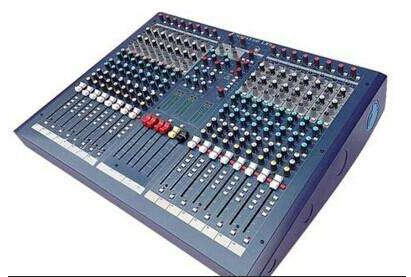 LX9-16 英國Soundcraft 4編組調音臺